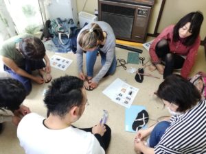 ワラーチにパラコード、真田紐を通す