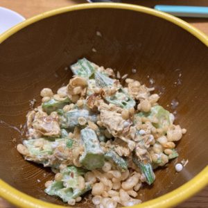 オクラの揚げ玉おかかマヨ