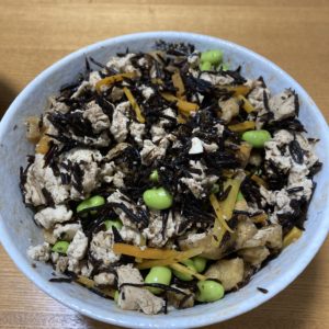 お豆腐とひじきの無水煮