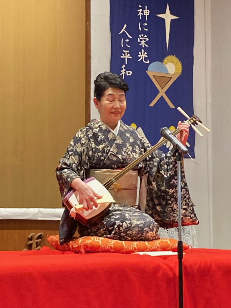 三味線の寿々子さん